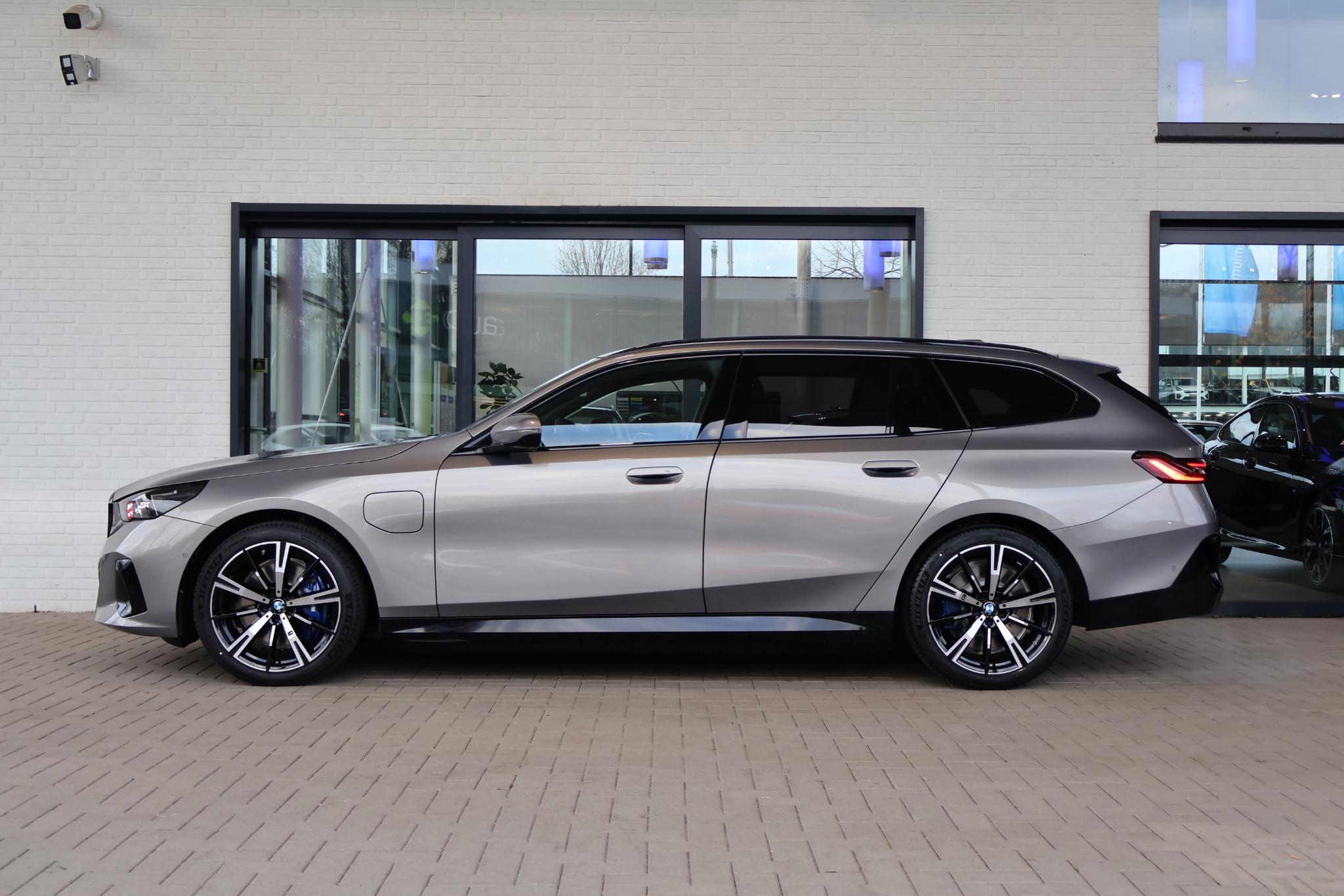BMW 5 Serie 550e xDrive Touring - Afbeelding 5