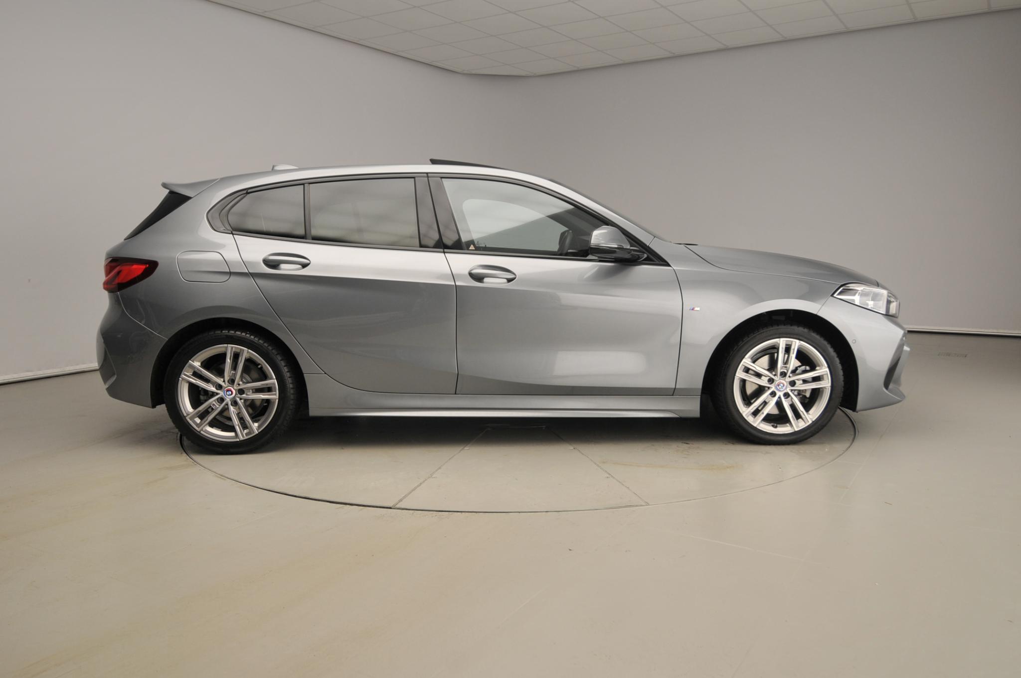 BMW 1 Serie 5-deurs 118i - Afbeelding 4