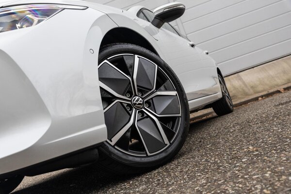 lichtmetalen velgen 5-spaaks 18" lichtmetalen velgen 5-spaaks 18"