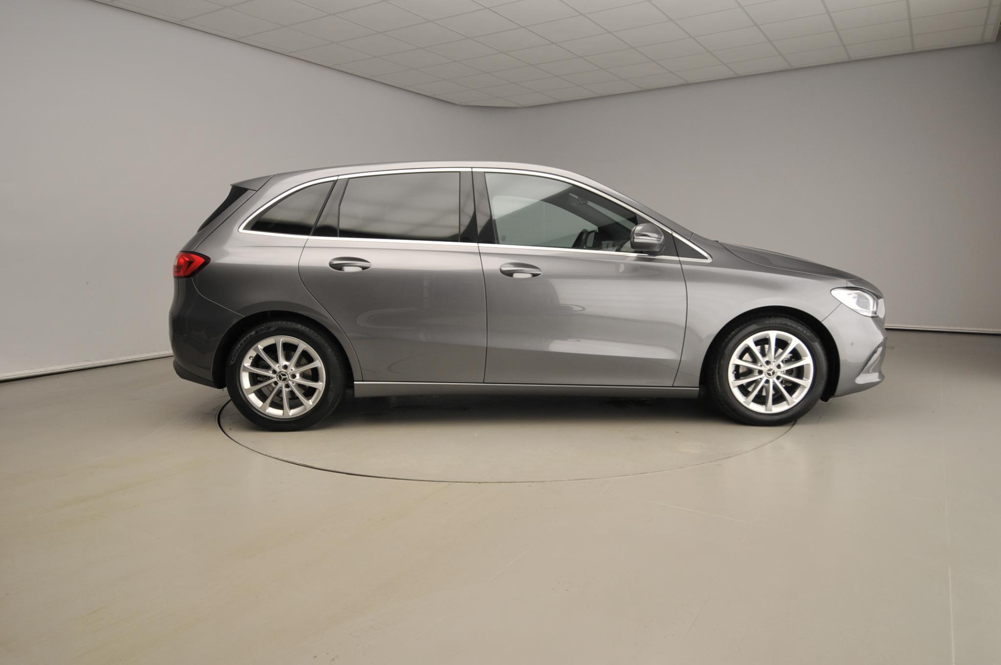 Mercedes-Benz B-Klasse 180 Launch Edition Premium Plus - Afbeelding 4