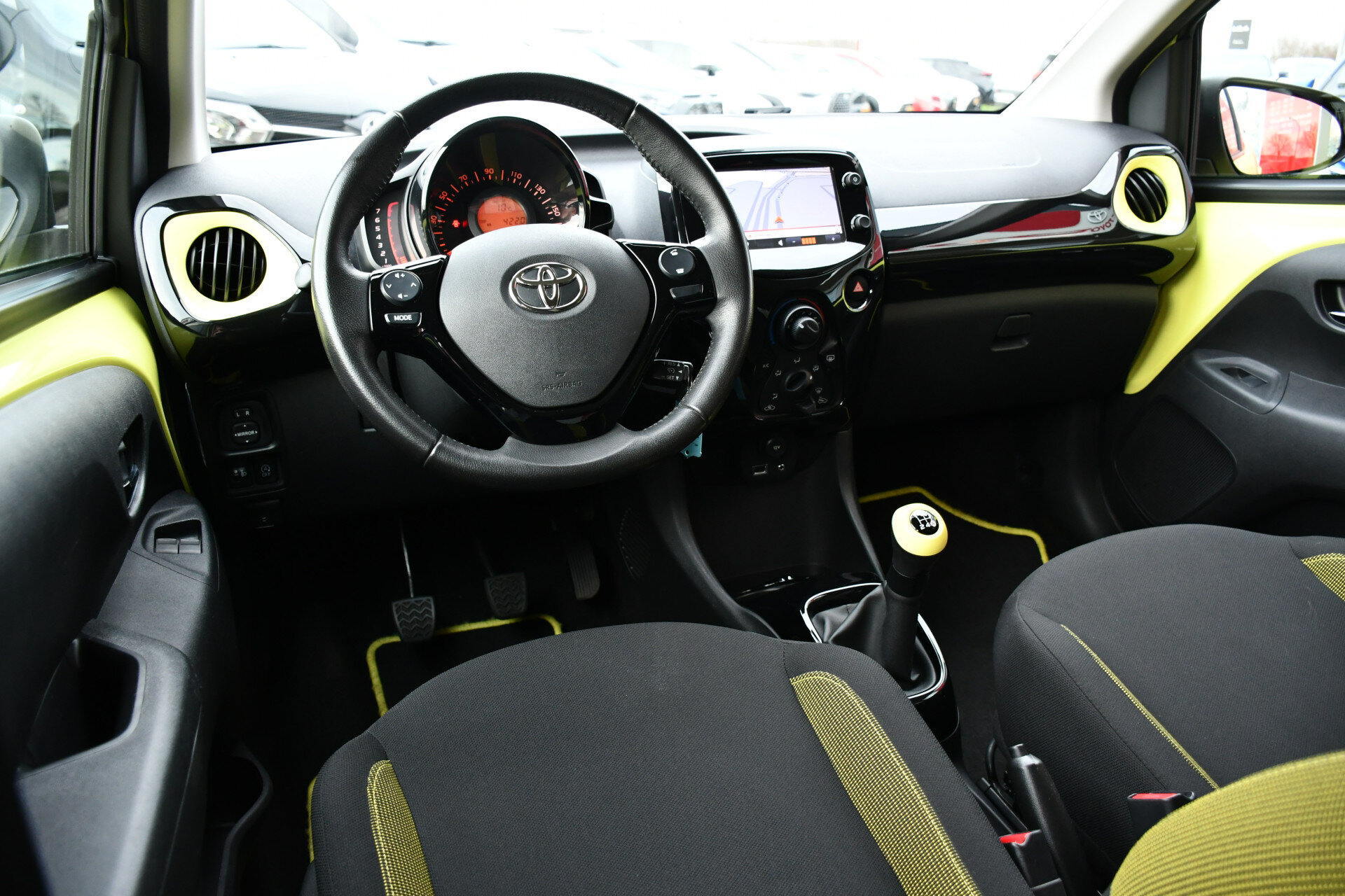 Toyota Aygo 1.0 VVT-i x-cite 5-deurs 69pk - Afbeelding 2