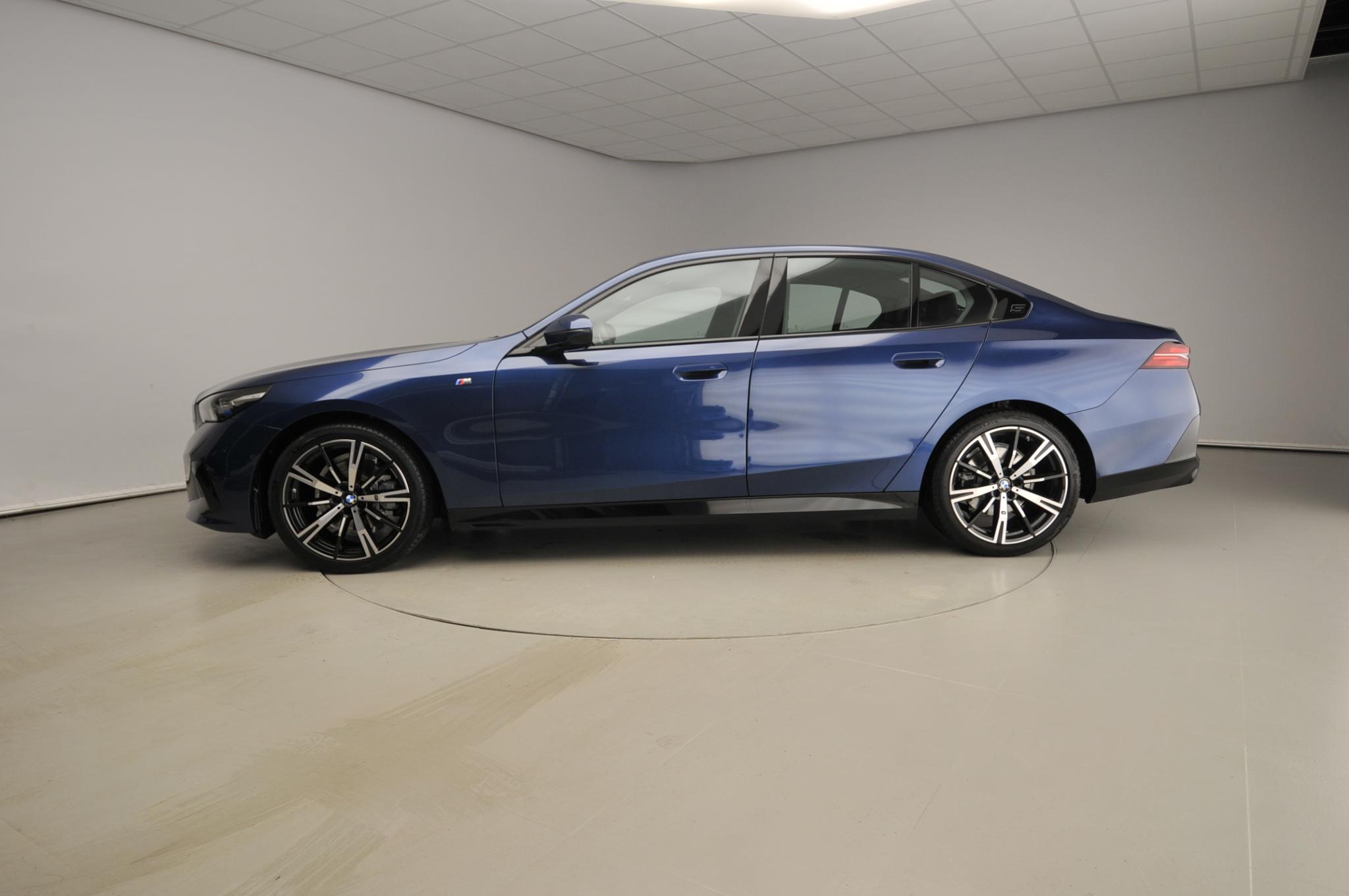 BMW 5 Serie Sedan 520i - Afbeelding 2