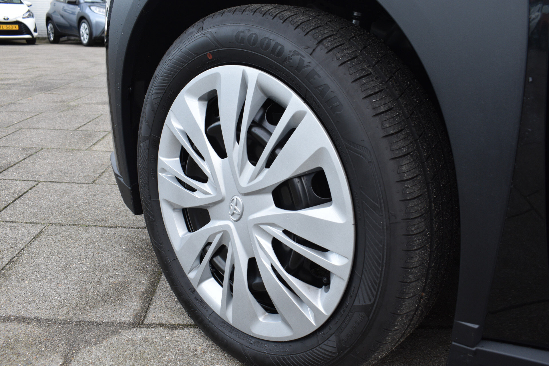 Toyota Aygo X Hybrid 115 play Automaat 116pk - Afbeelding 2