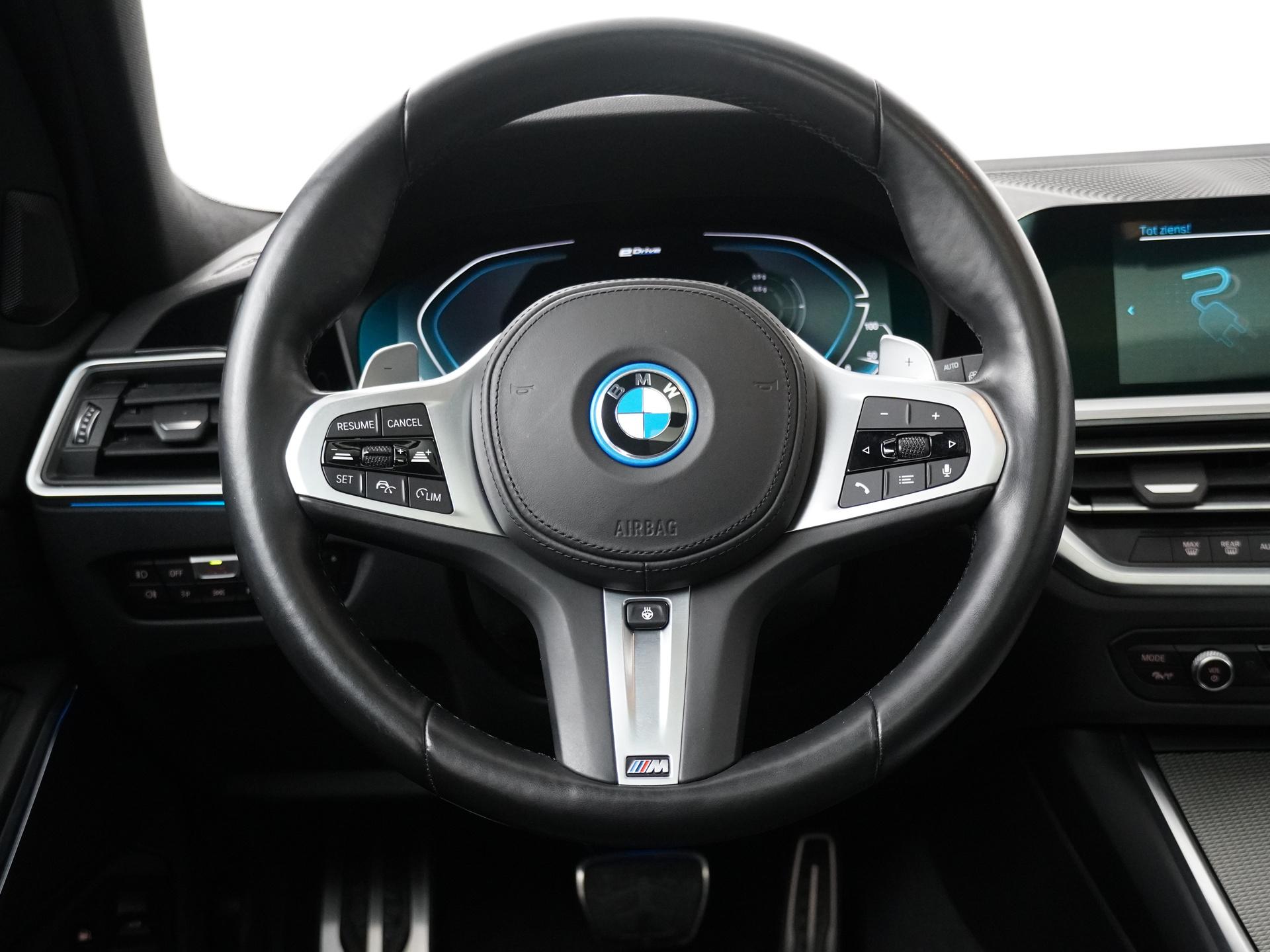 BMW 3 Serie Touring 330e - Afbeelding 2