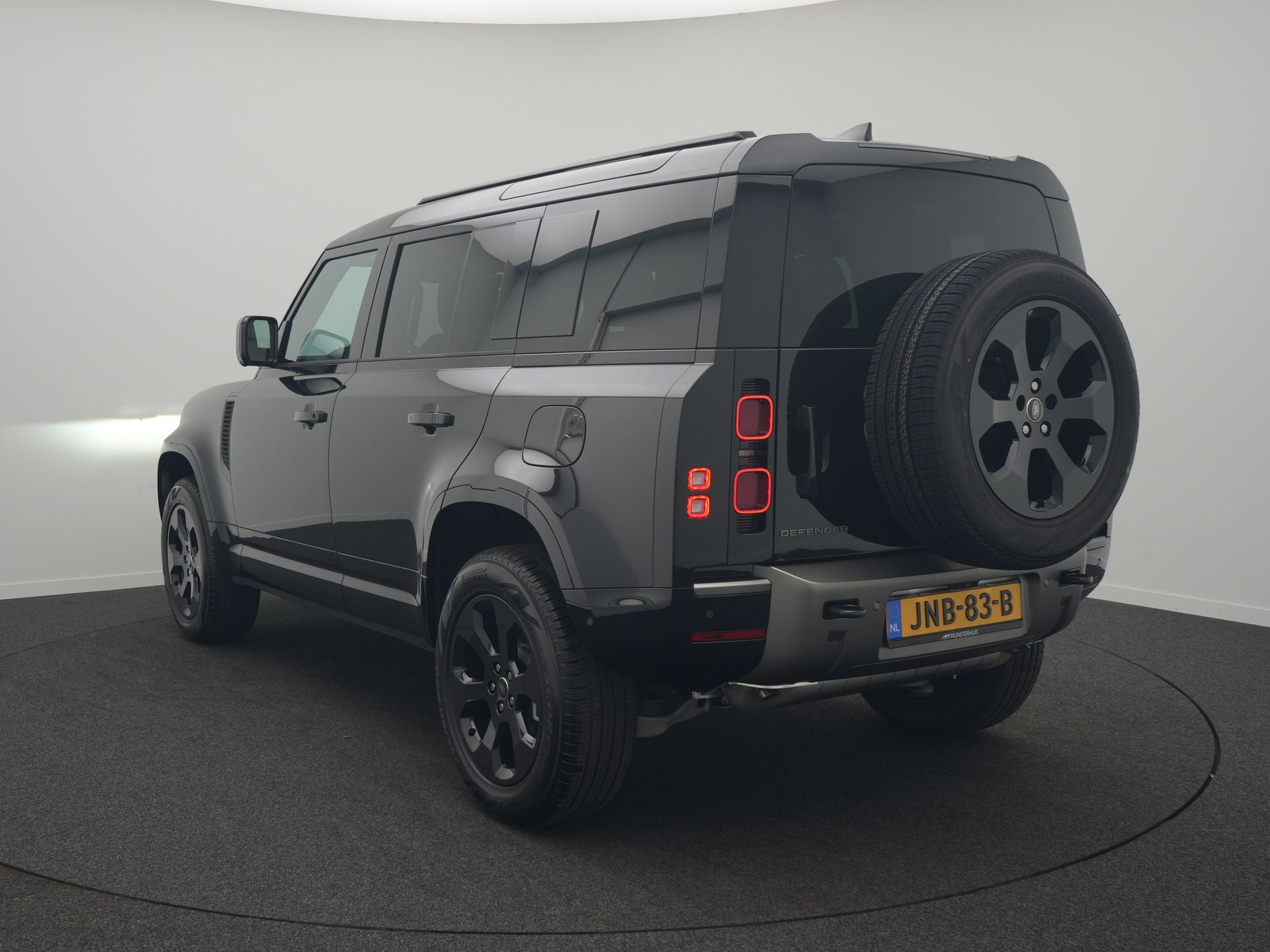 Land Rover Defender 110 2.0 P300e 110 X-Dynamic SE - Afbeelding 4