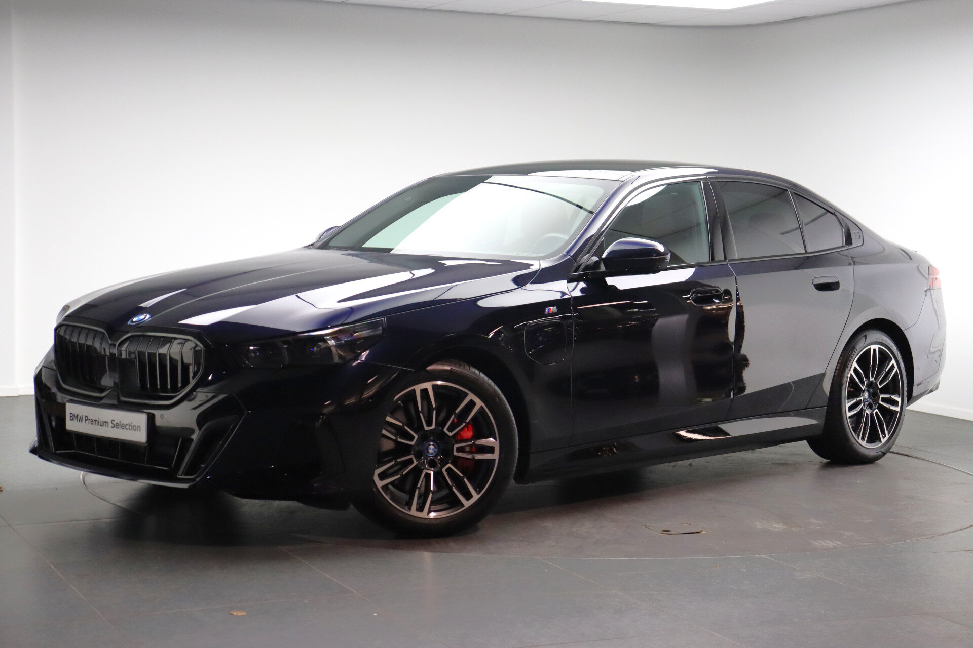 BMW 5 Serie 550e xDrive M Sport Automaat