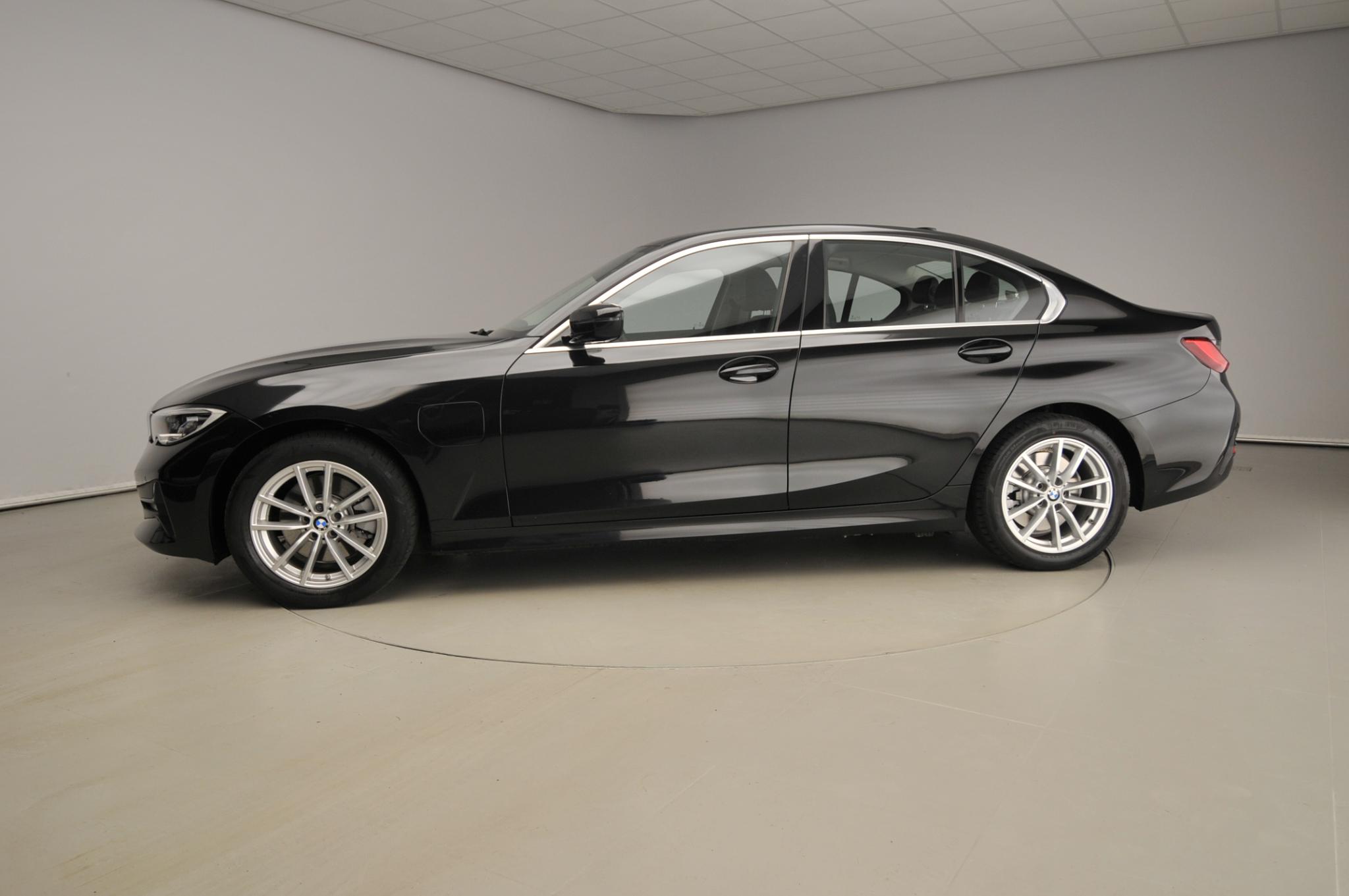 BMW 3 Serie Sedan 320e - Afbeelding 2