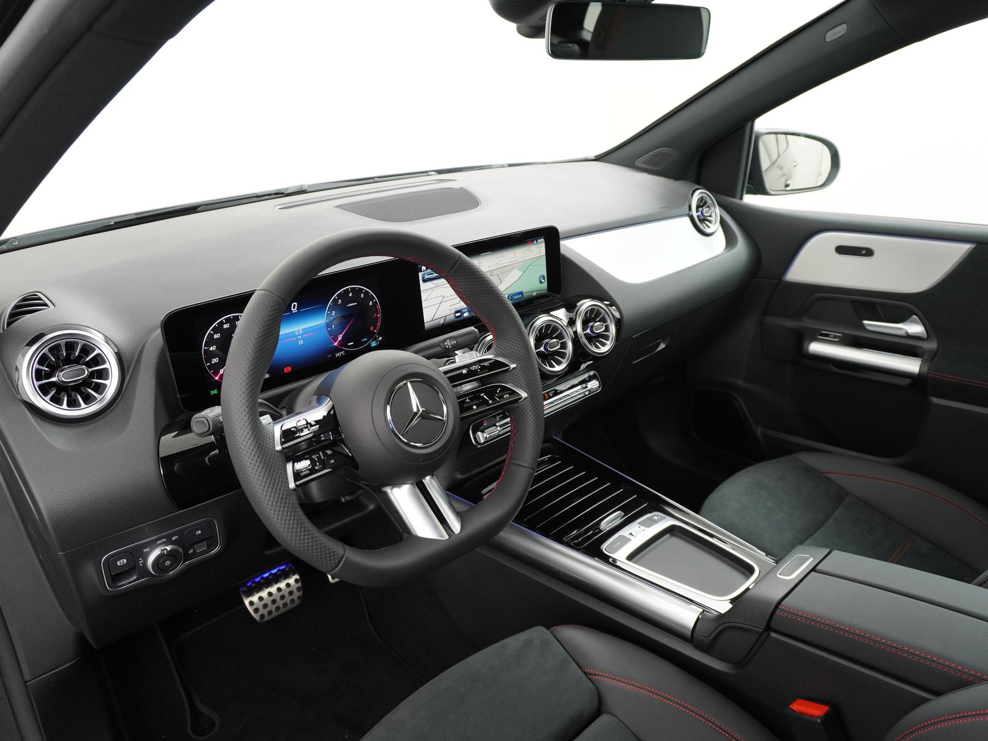 Mercedes-Benz B-Klasse 180 AMG Line - Afbeelding 2