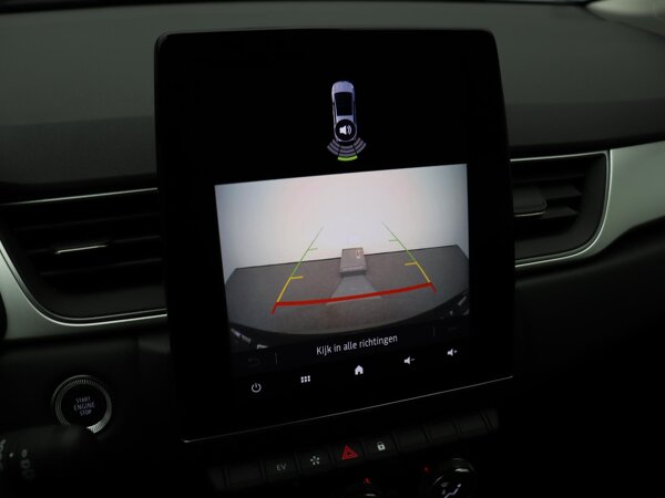 Parkeersensoren achter met achteruitrijcamera en sonische weergave