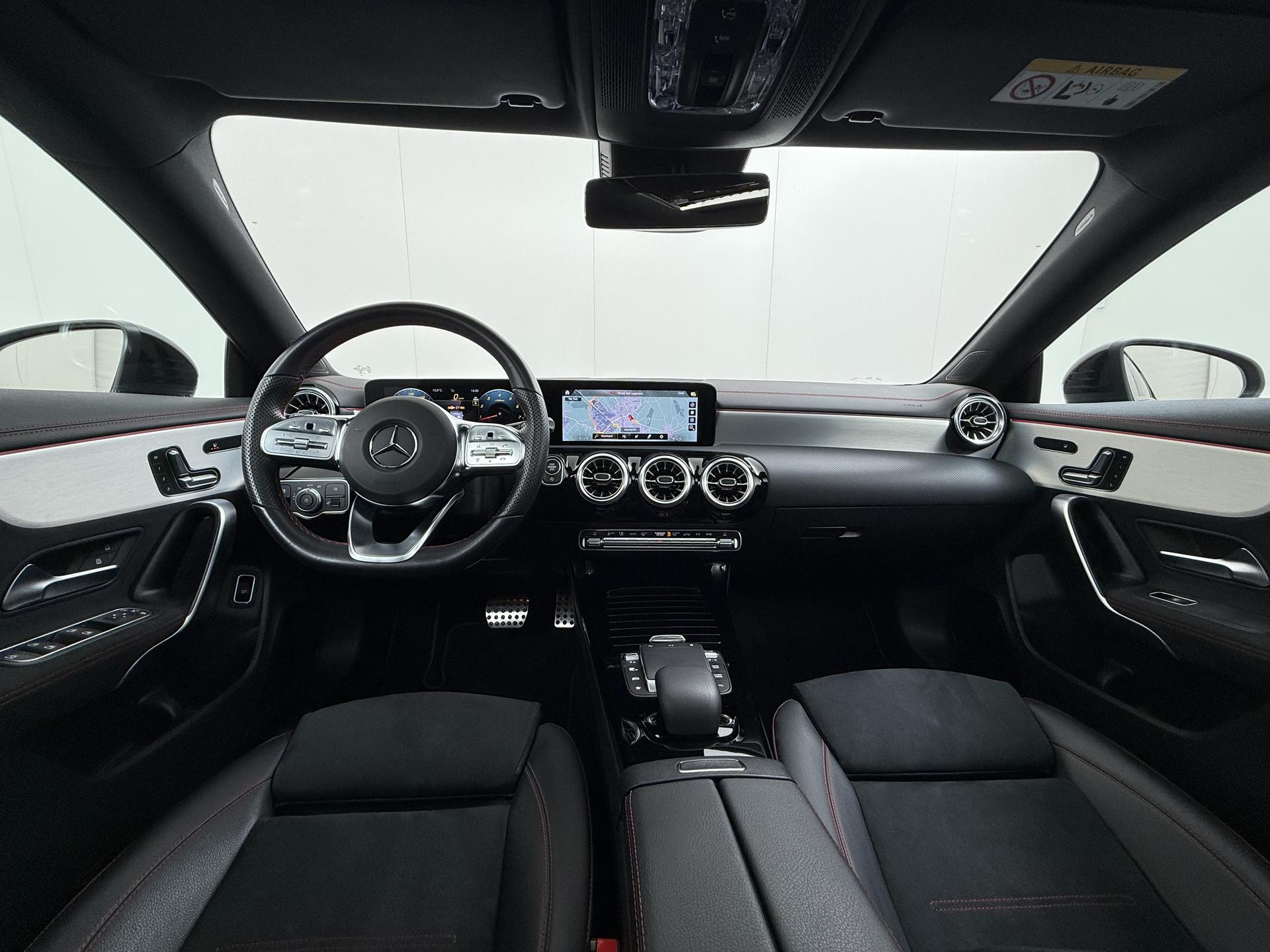 Mercedes-Benz CLA-Klasse 200 AMG Line - Afbeelding 2
