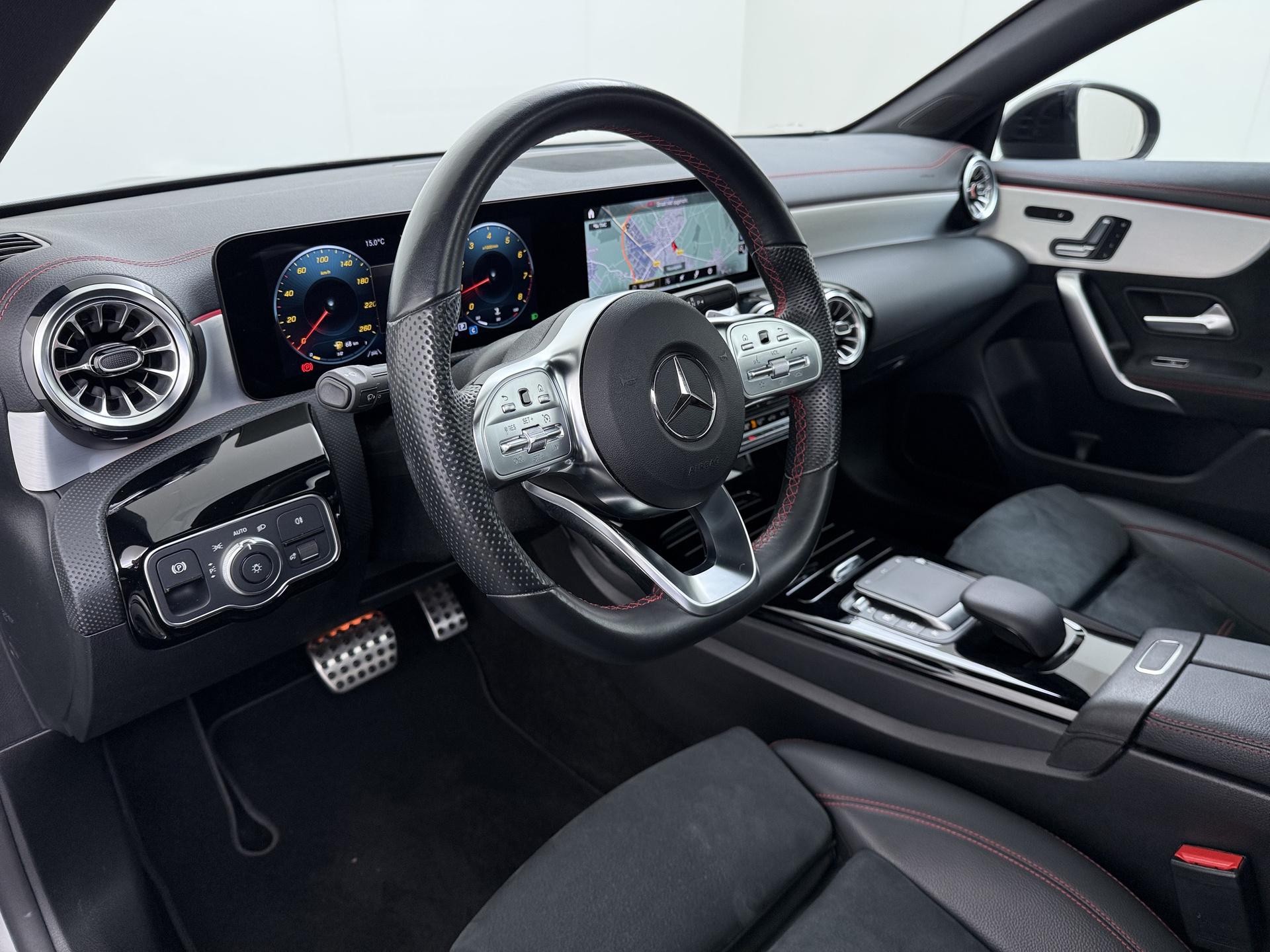 Mercedes-Benz CLA-Klasse 200 AMG Line - Afbeelding 4