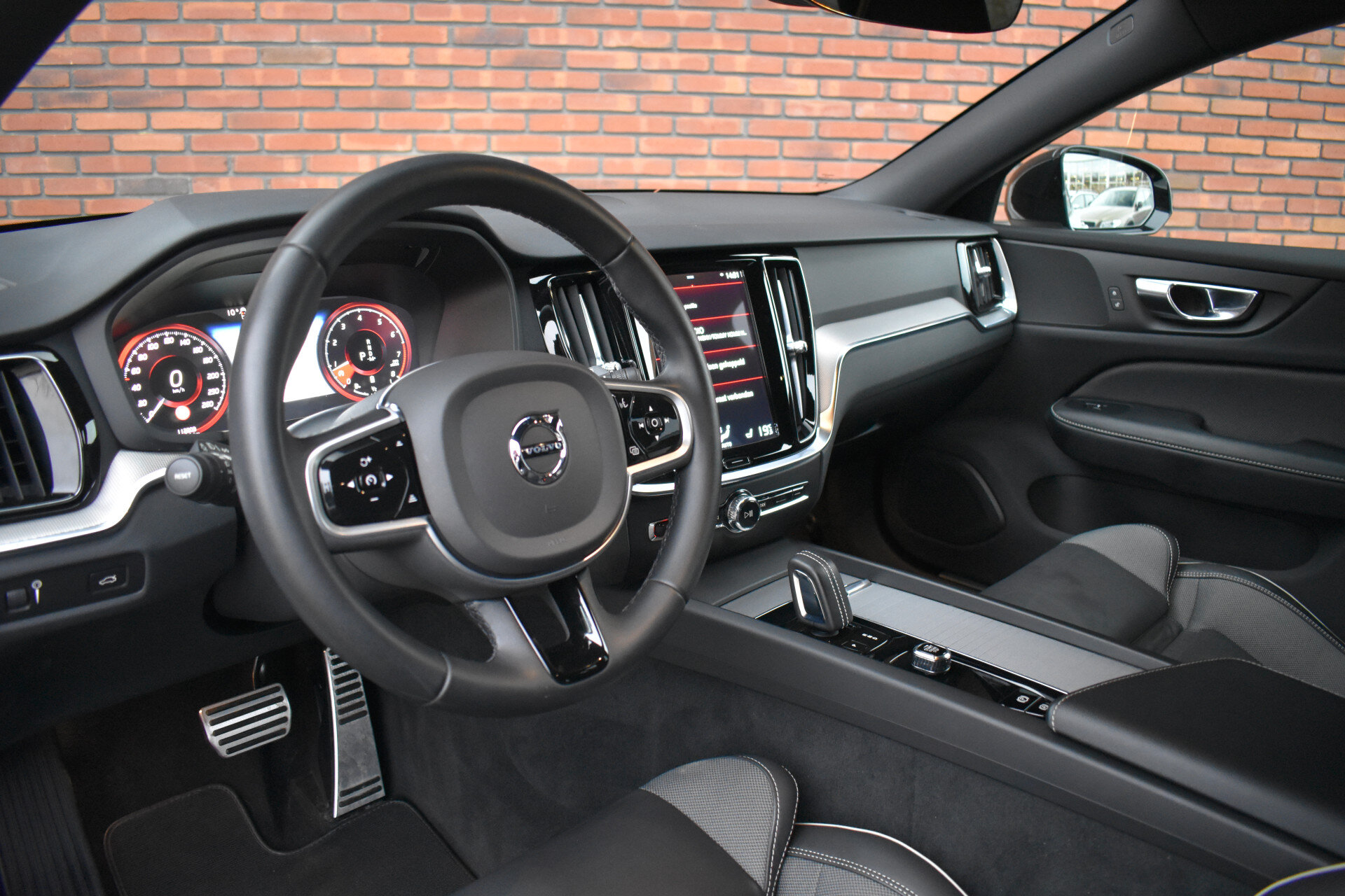 Volvo V60 B4 211PK Plus Dark - Afbeelding 5