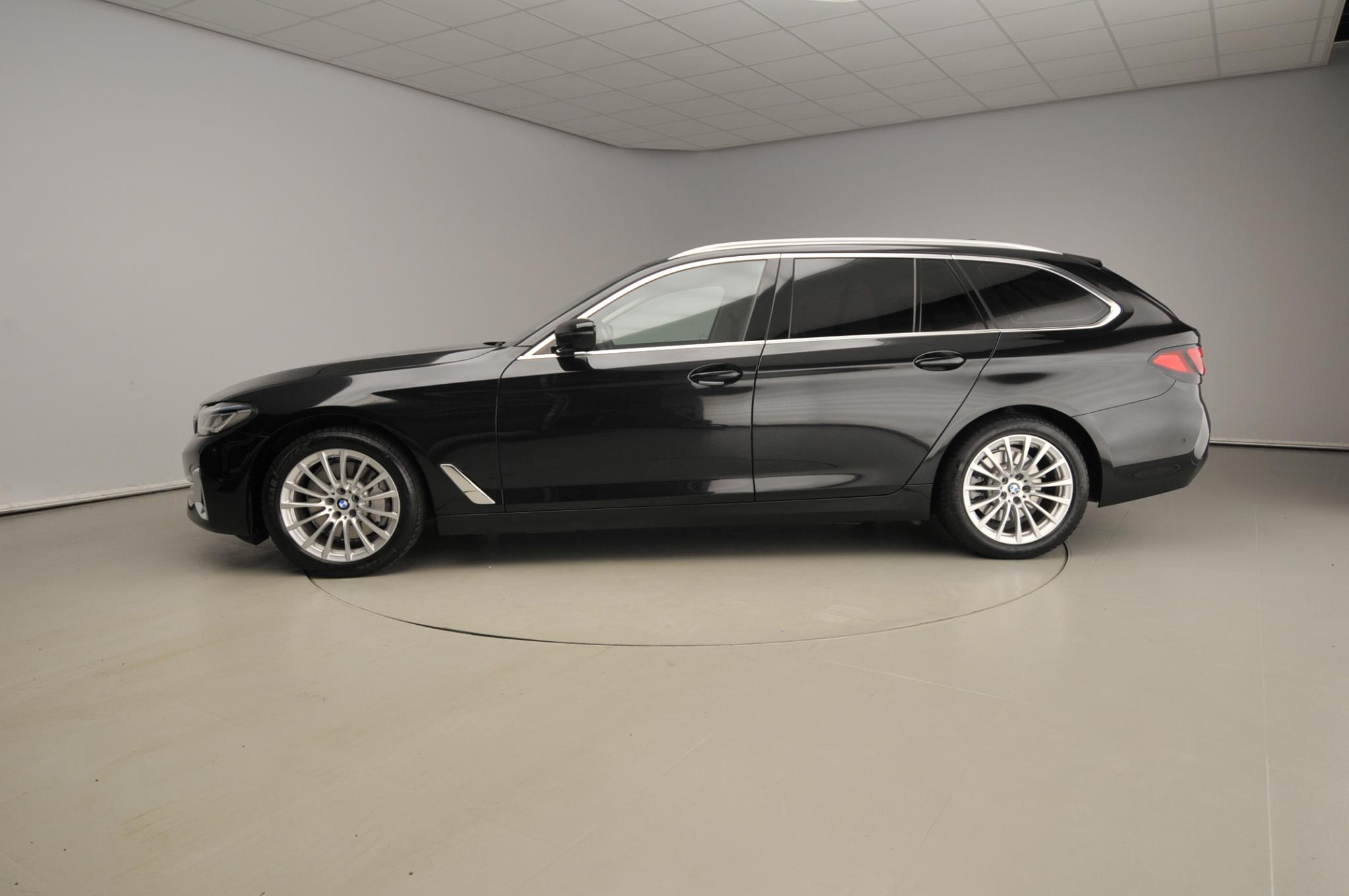 BMW 5 Serie Touring 530i xDrive - Afbeelding 2