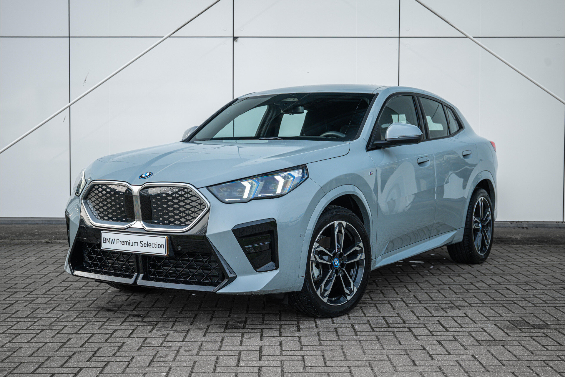 BMW iX2 eDrive20 High Executive M Sport