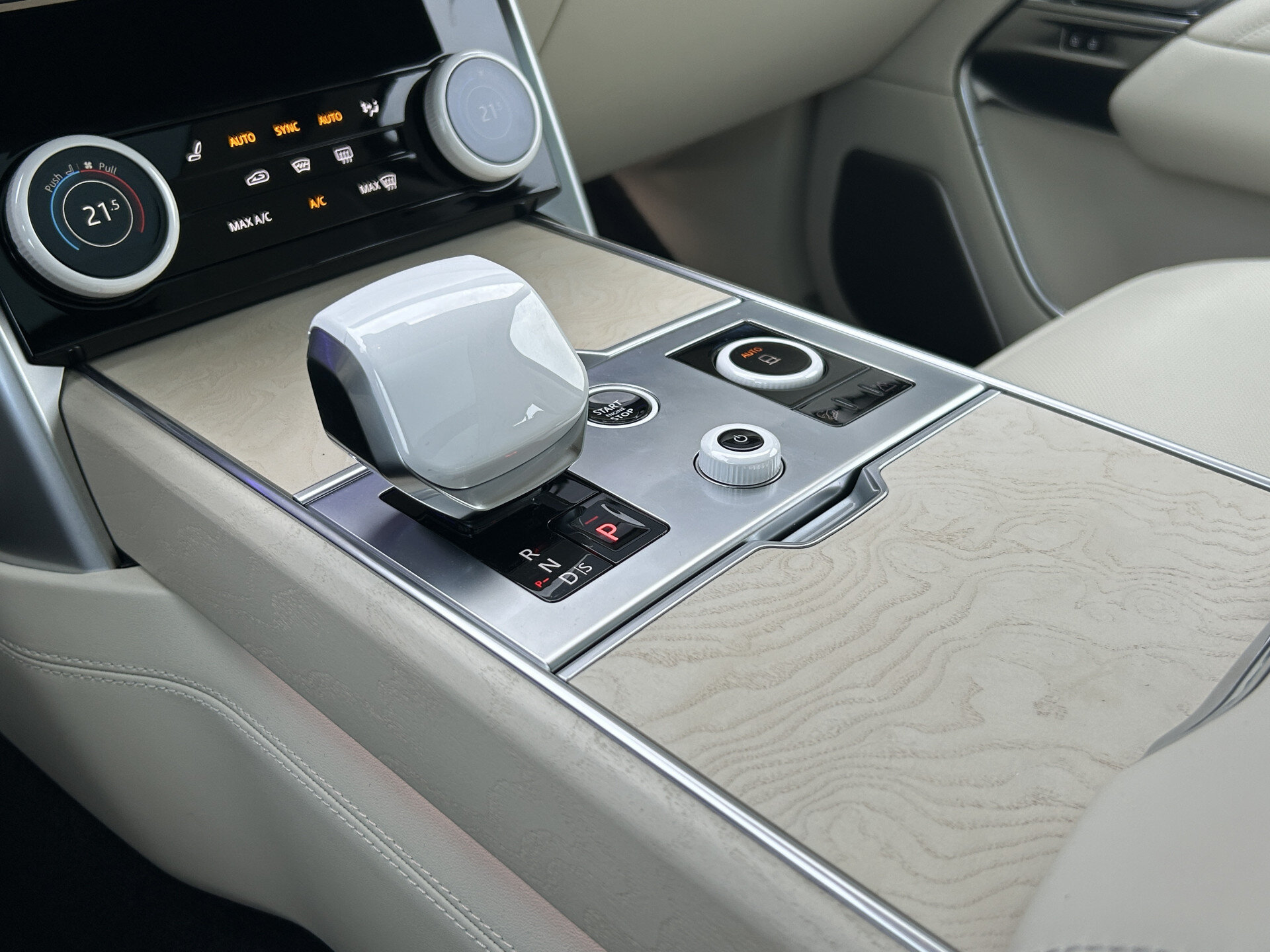 Land Rover Range Rover 4.4 P530 SV MHEV - Afbeelding 3