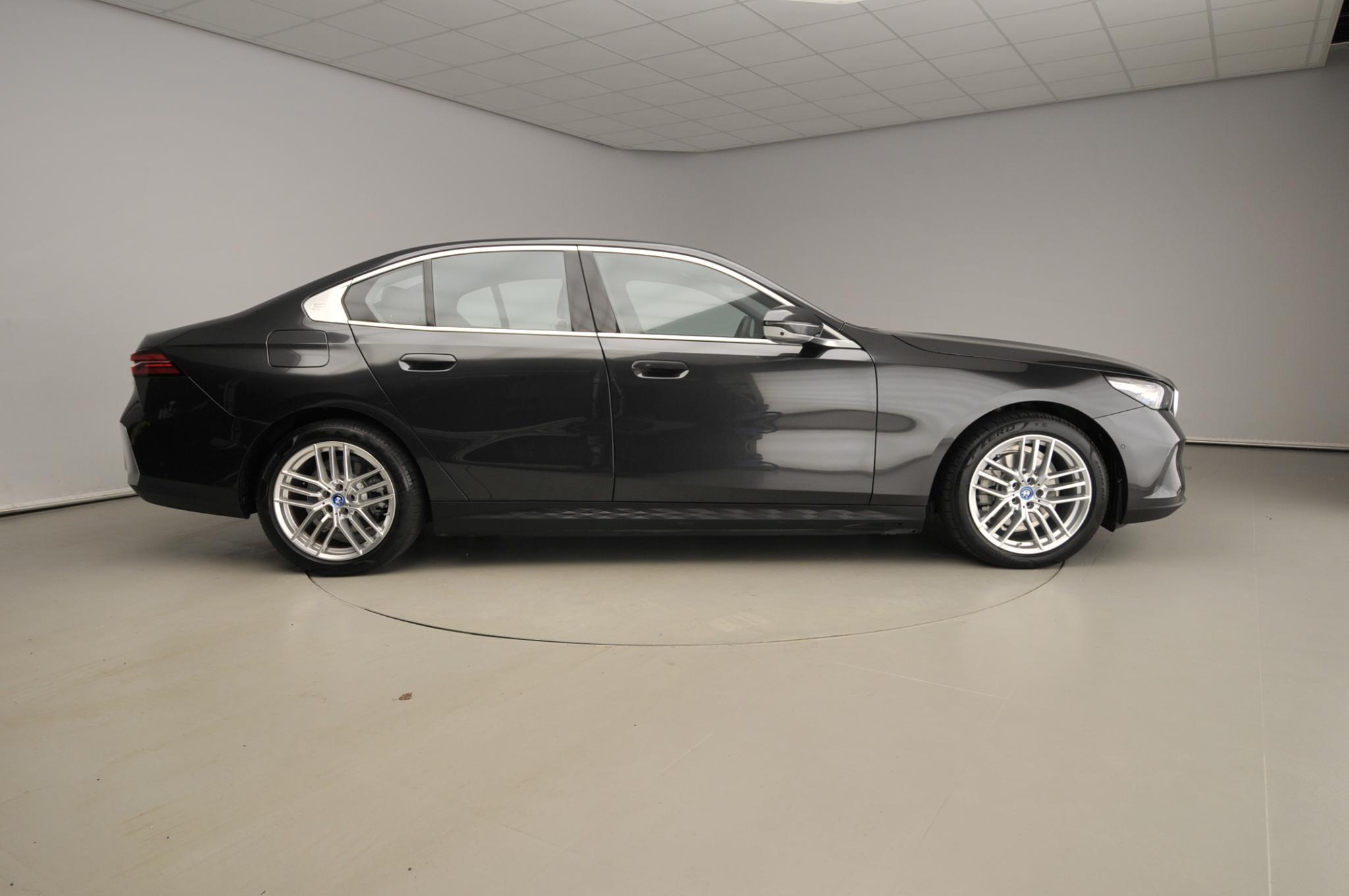 BMW 5 Serie Sedan 530e - Afbeelding 4