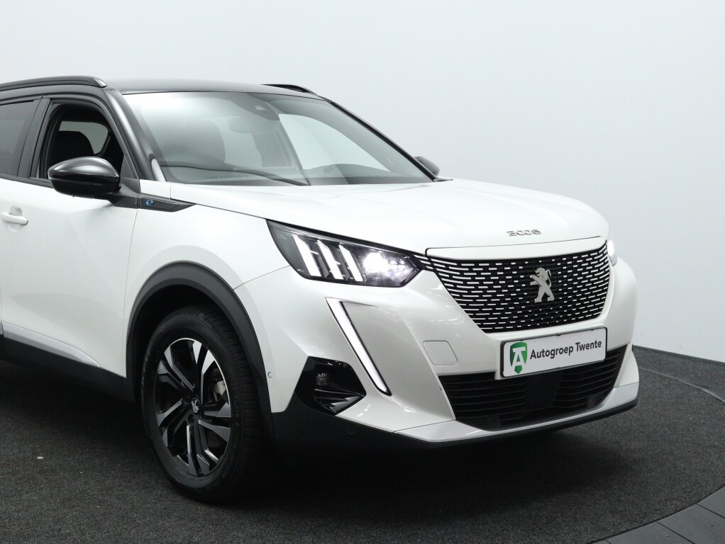 Peugeot e-2008 EV GT 50 kWh | All seasons | Navigatie | Camera - Afbeelding 3