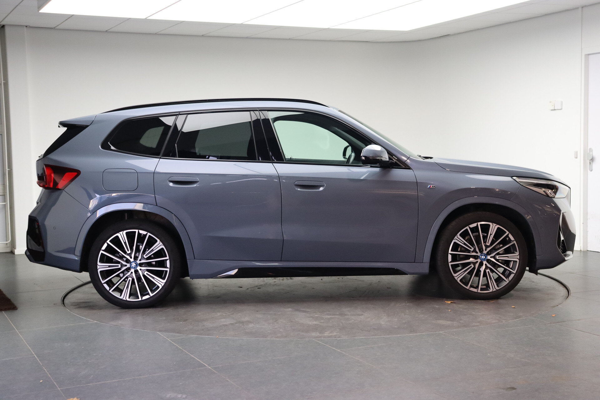 BMW iX1 xDrive30 M Sport - Afbeelding 4