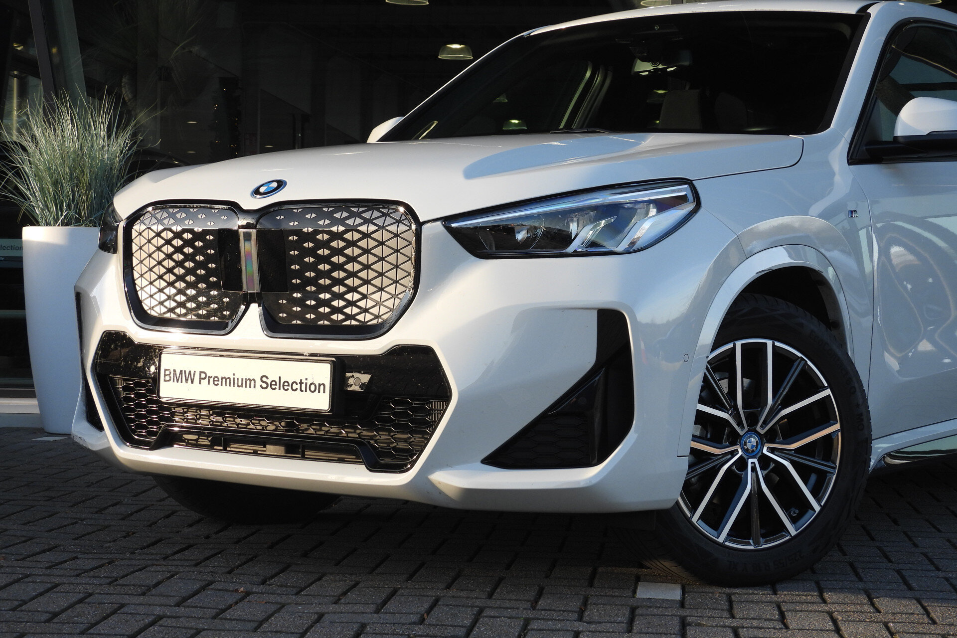 BMW iX1 eDrive20 M Sport - Afbeelding 2