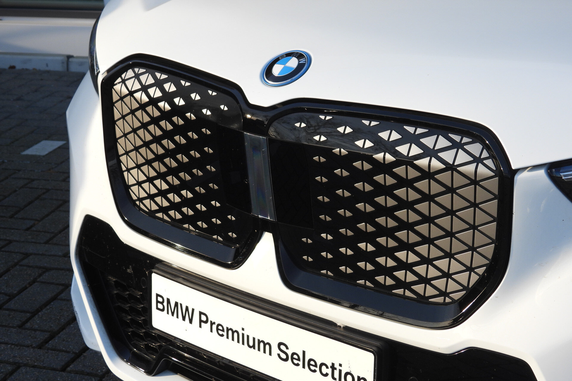 BMW iX1 eDrive20 M Sport - Afbeelding 4