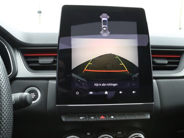 Parkeersensoren achter met achteruitrijcamera en sonische weergave