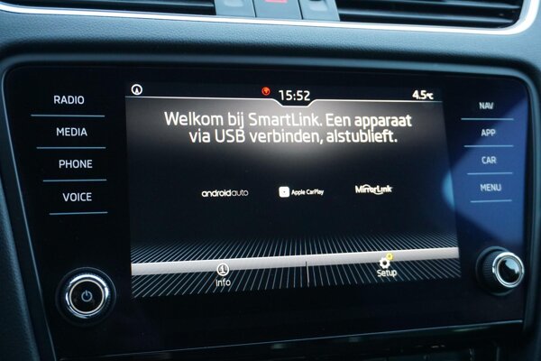 Apple Carplay/Android Auto