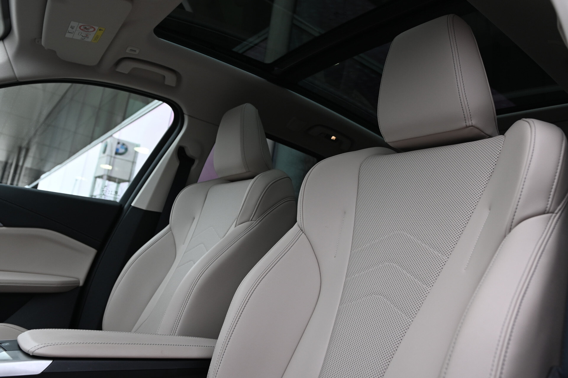 BMW X1 sDrive20i High Executive xLine Automaat - Afbeelding 2