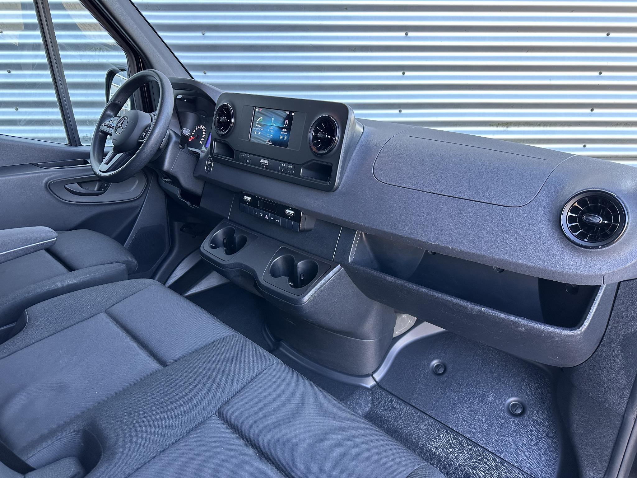 Mercedes-Benz Sprinter 315 CDI  L2H2 Automaat Carplay Navigatie Camera - Afbeelding 4