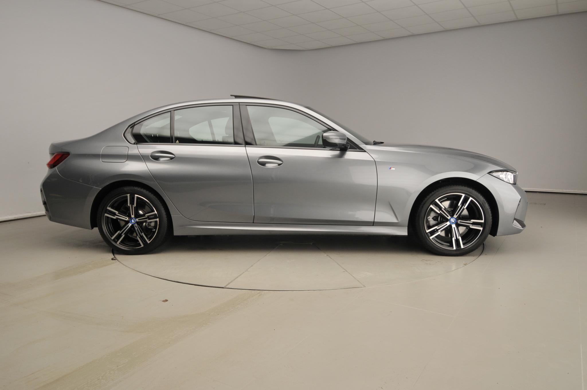 BMW 3 Serie Sedan 320e - Afbeelding 4