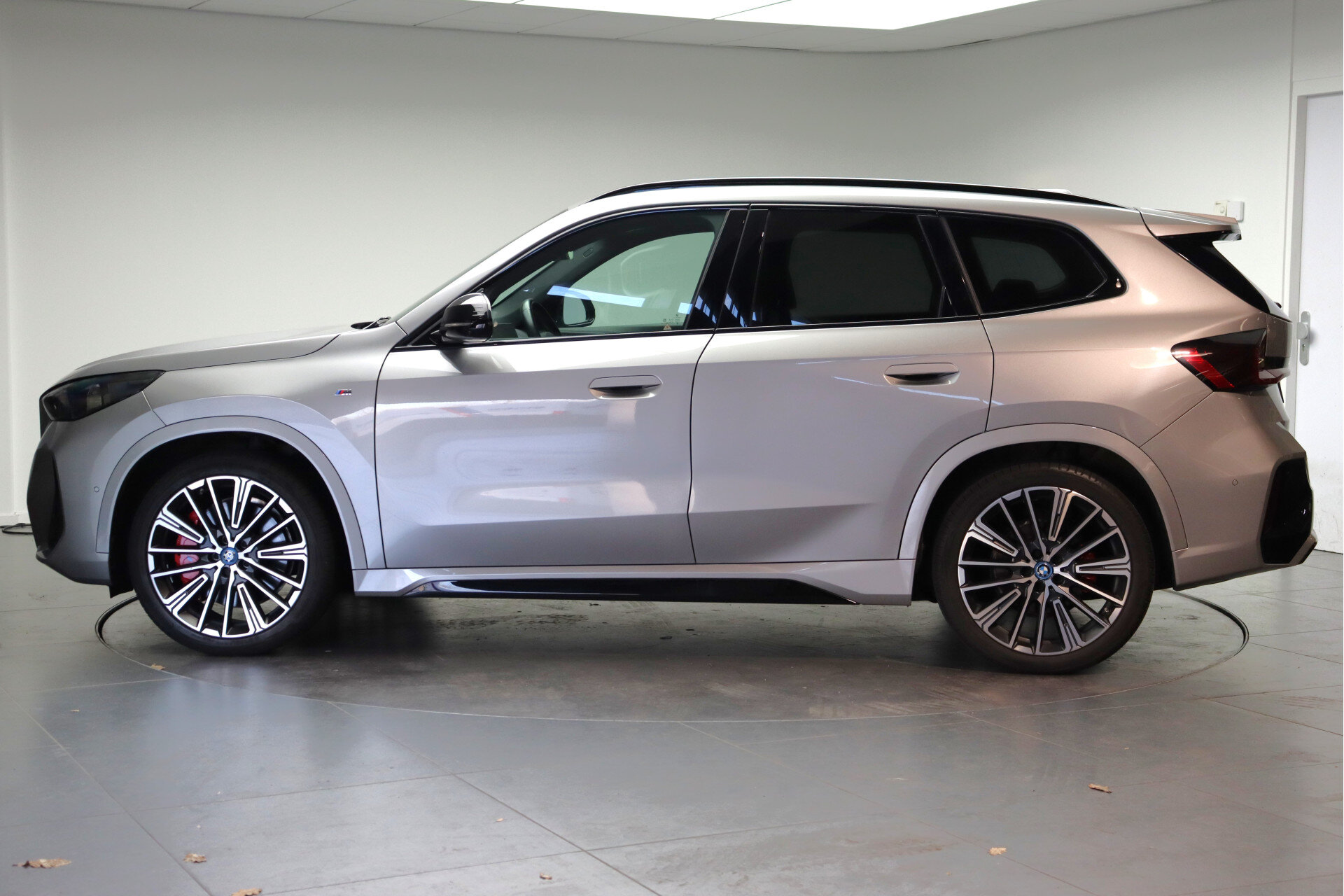 BMW iX1 xDrive30 High Executive M Sport - Afbeelding 2