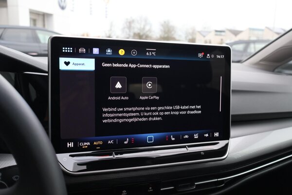 Apple Carplay/Android Auto Apple Carplay/Android Auto