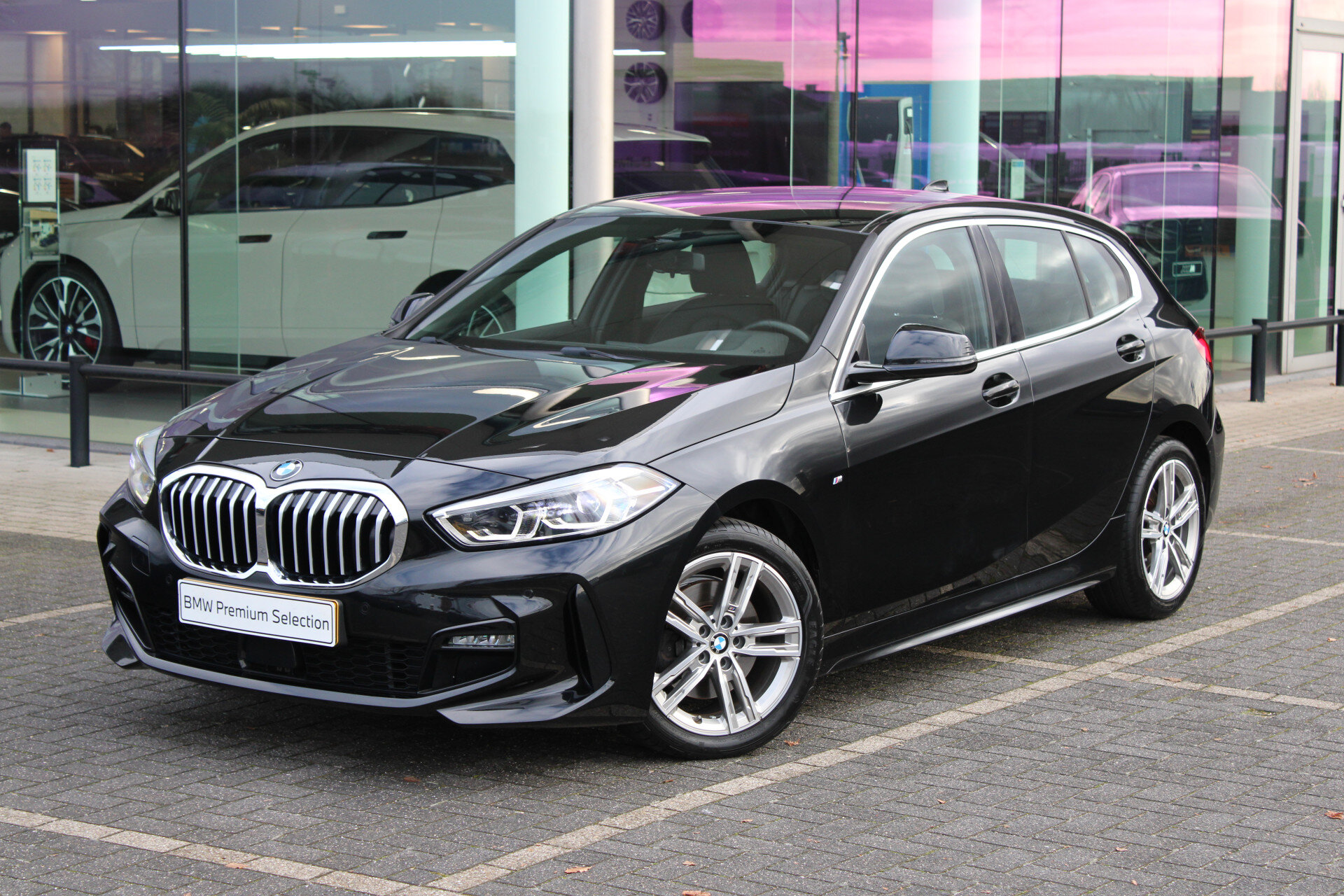 BMW 1 Serie 118i High Executive M Sport Automaat - Afbeelding 2