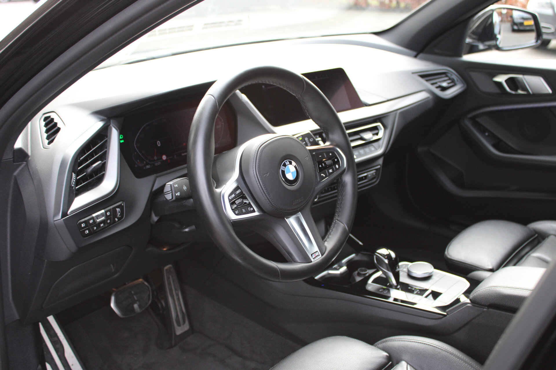 BMW 1 Serie 118i High Executive M Sport Automaat - Afbeelding 3