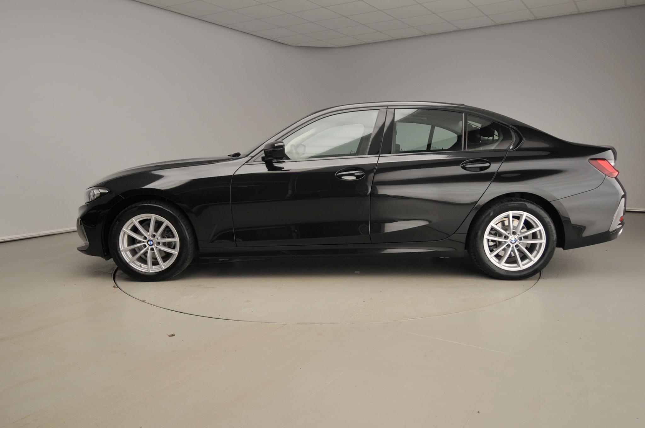 BMW 3 Serie Sedan 318i - Afbeelding 2
