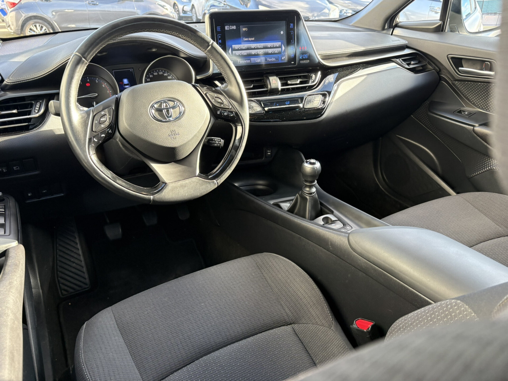 Toyota C-HR 1.2 Dynamic | Trekhaak - Afbeelding 2