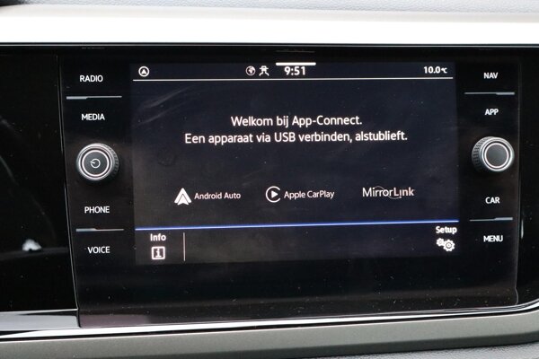 Apple Carplay/Android Auto Apple Carplay/Android Auto