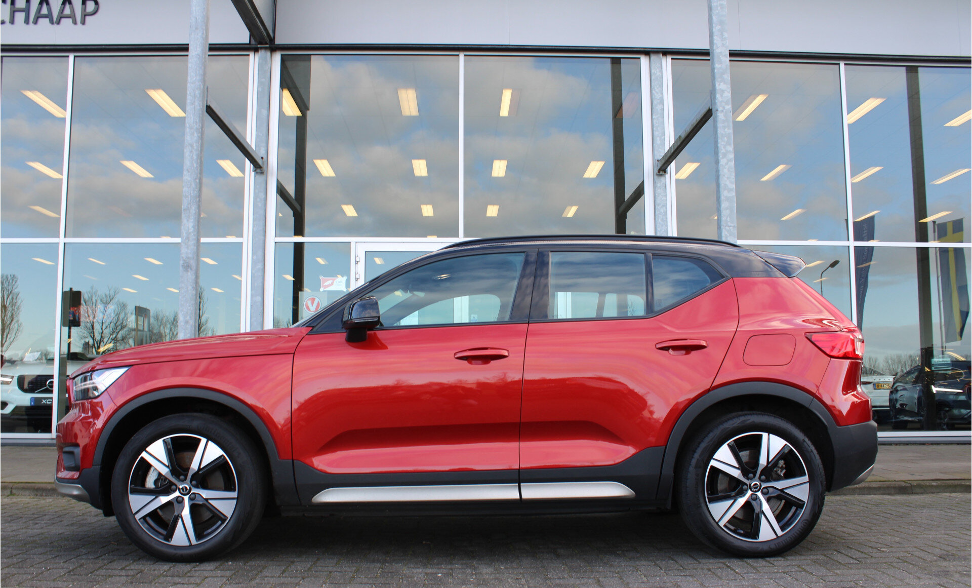 Volvo XC40 Recharge P8 AWD R-Design - Afbeelding 2