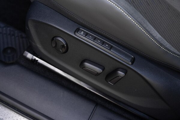 elektrisch verstelb. bestuurdersstoel met geheugen elektrisch verstelb. bestuurdersstoel met geheugen