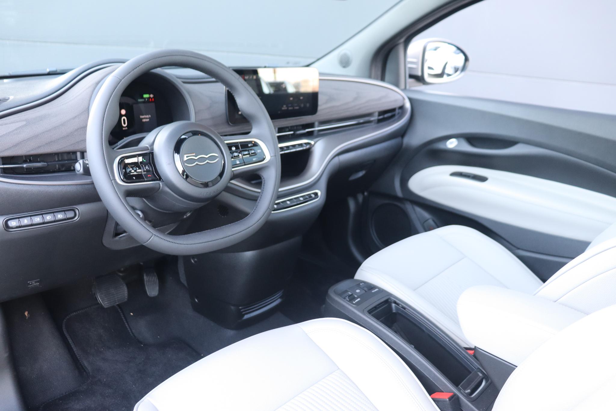 Fiat 500 Giorgio Armani Edition 42 kWh - Afbeelding 3