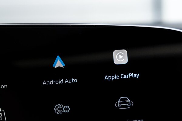 Apple Carplay/Android Auto