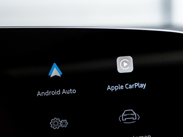 Apple Carplay/Android Auto