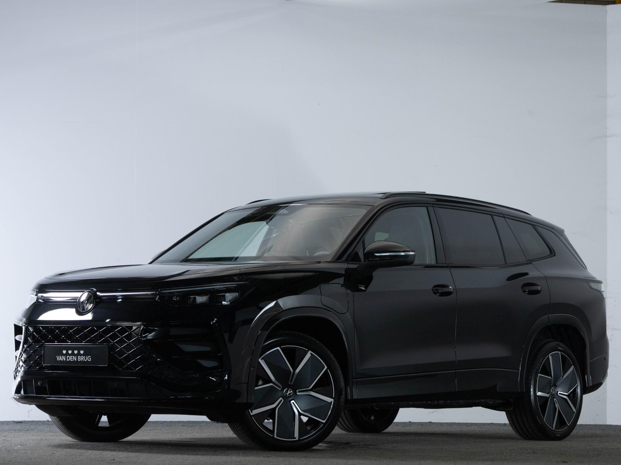 Volkswagen Tayron R-Line 1.5 eHybrid 204 PK