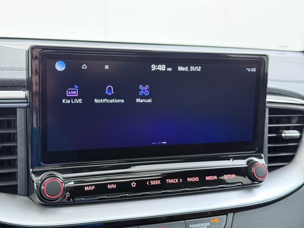 Apple Carplay/Android Auto Apple Carplay/Android Auto