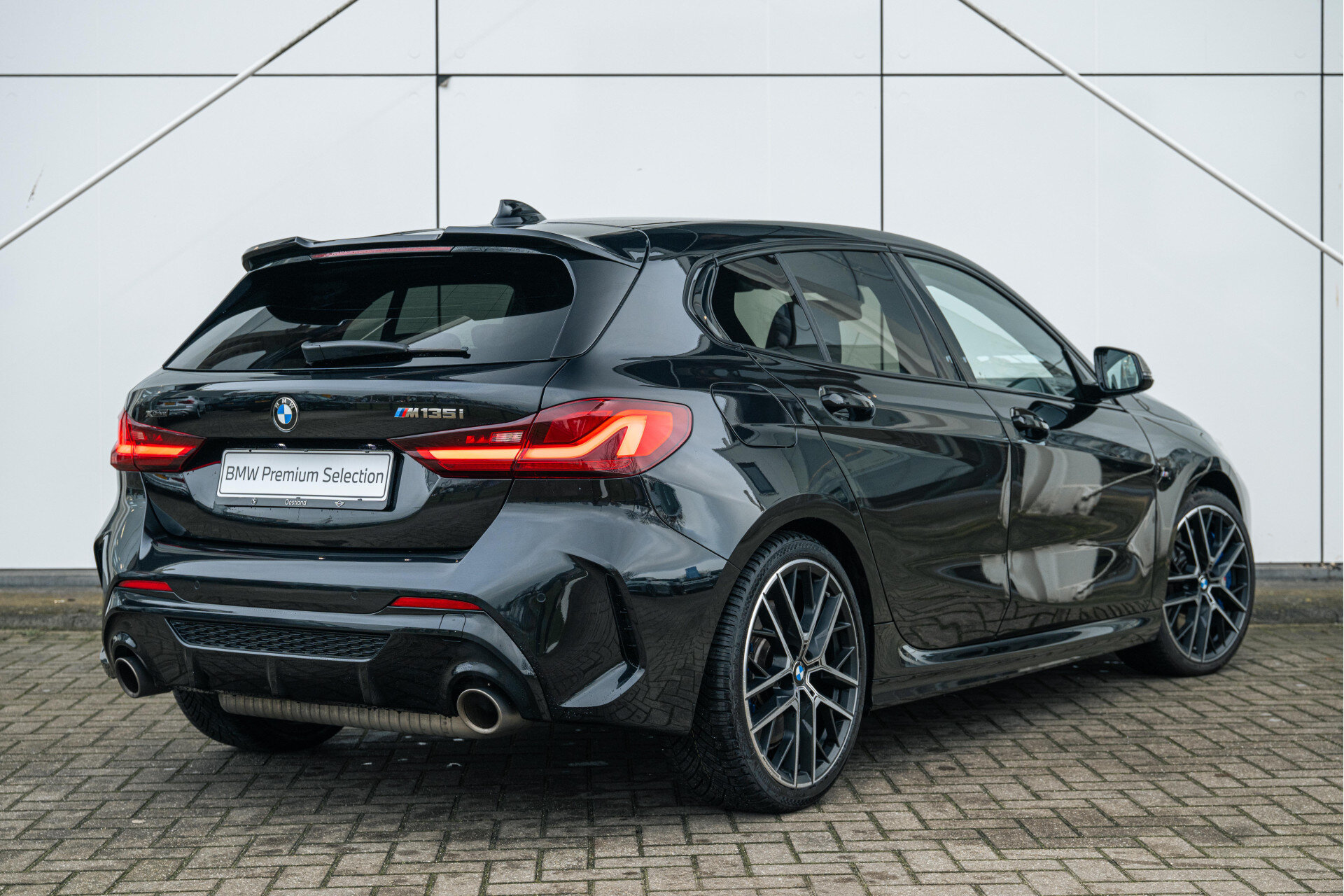 BMW 1 Serie M135i xDrive High Executive M Sport Automaat - Afbeelding 2