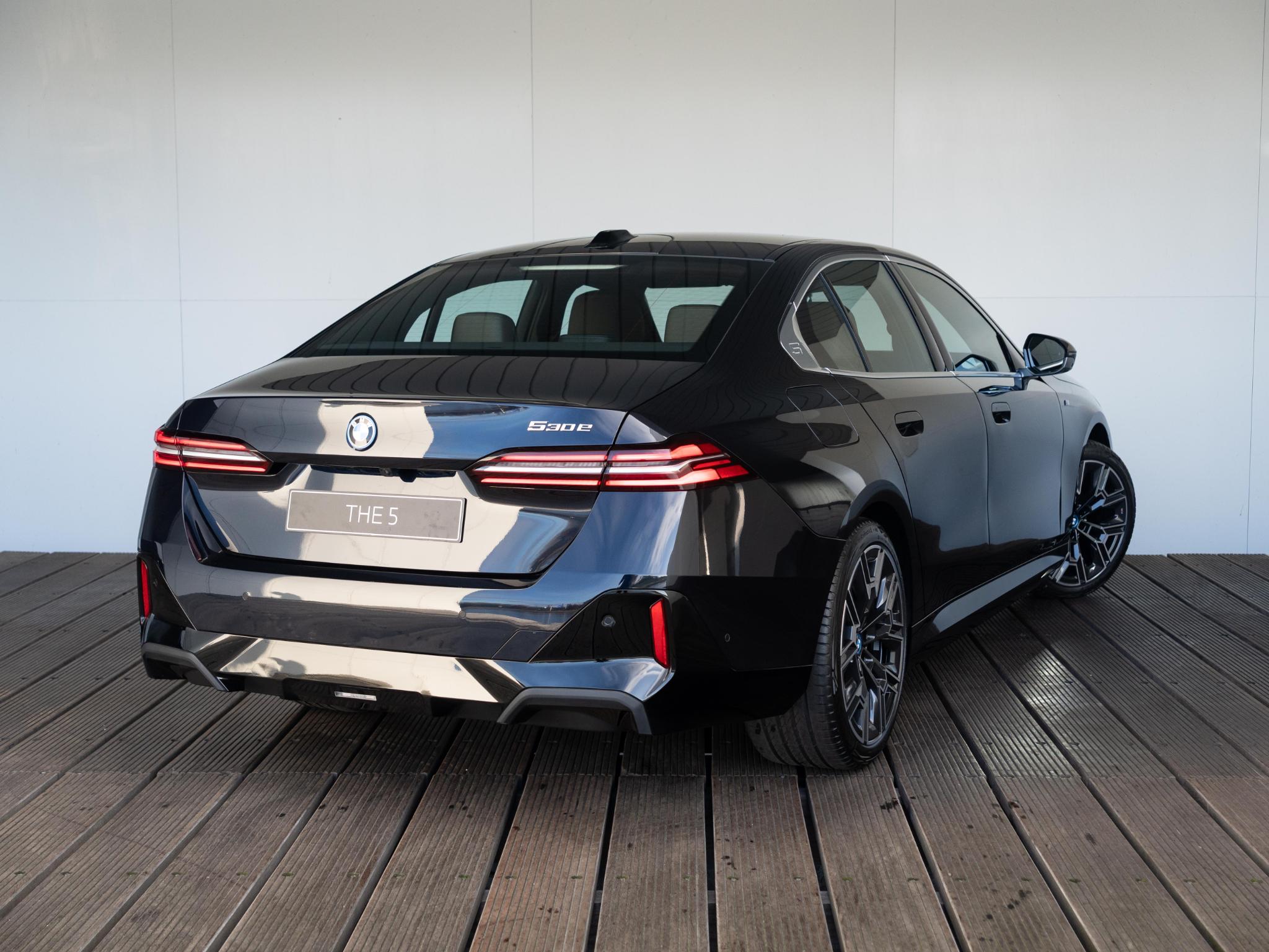 BMW 5 Serie 530e Sedan - Afbeelding 2