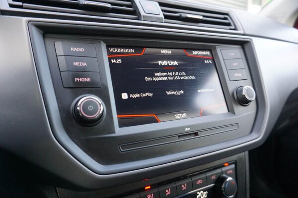 Apple Carplay/Android Auto
