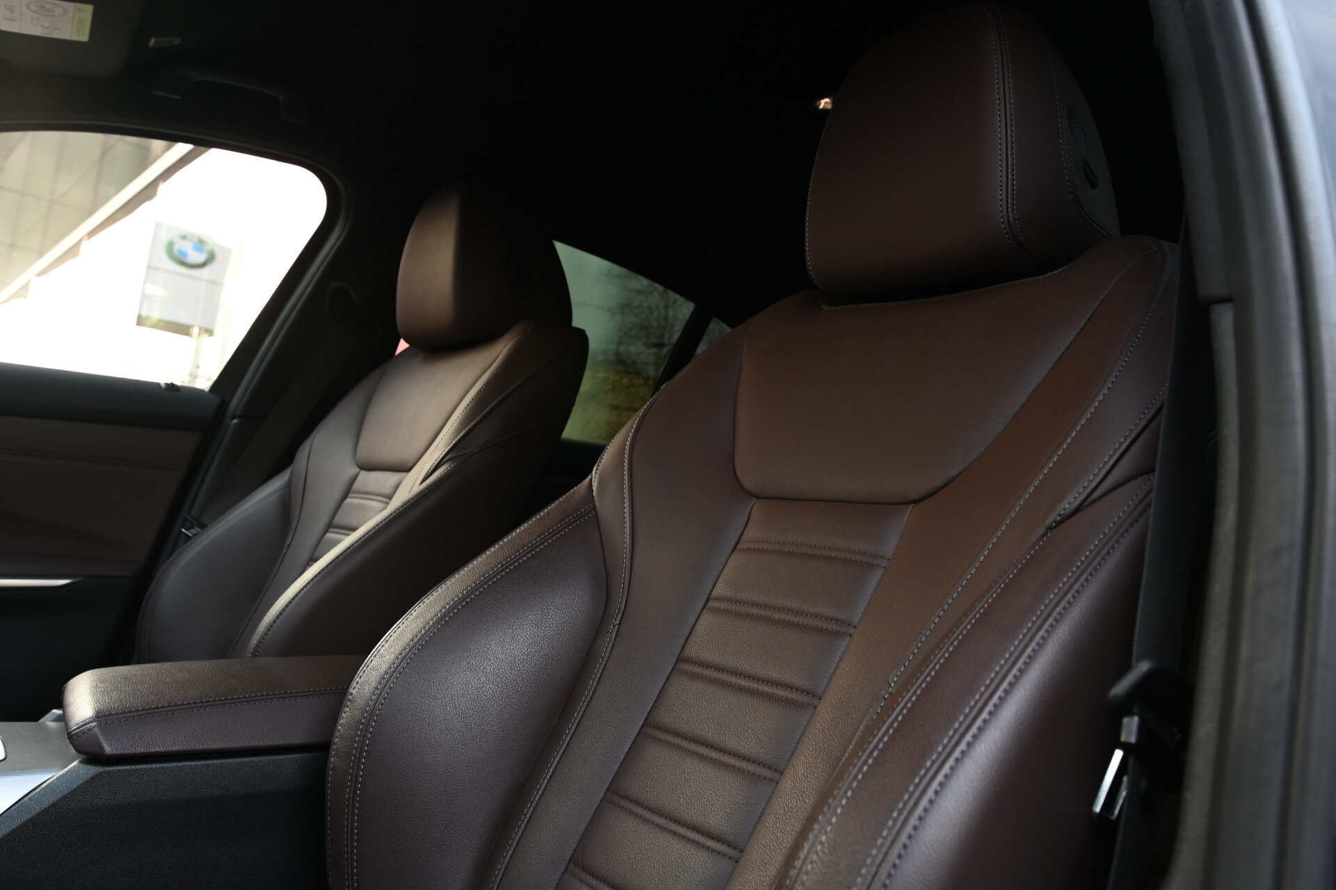 BMW 3 Serie 320e High Executive M Sport Automaat - Afbeelding 4