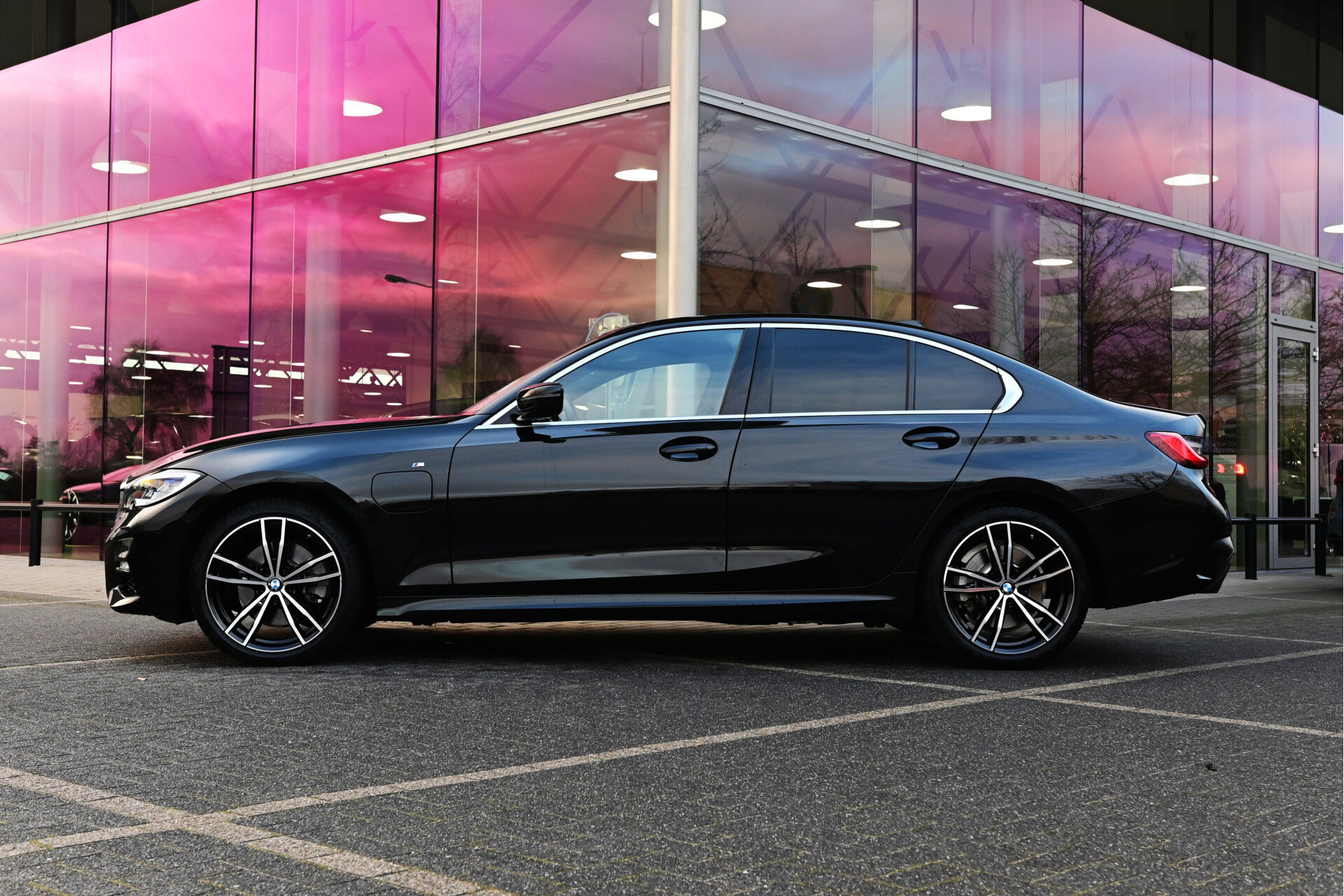 BMW 3 Serie 320e High Executive M Sport Automaat - Afbeelding 5