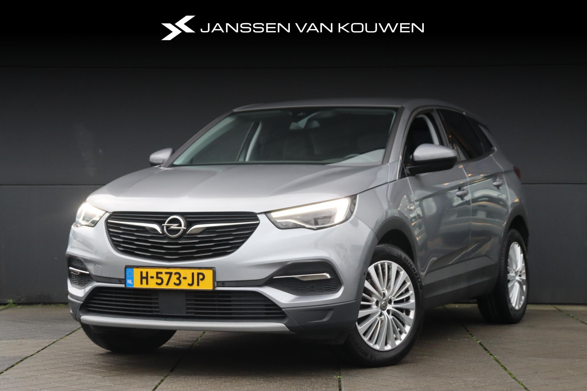 Opel Grandland X 1.2 Turbo Business Executive