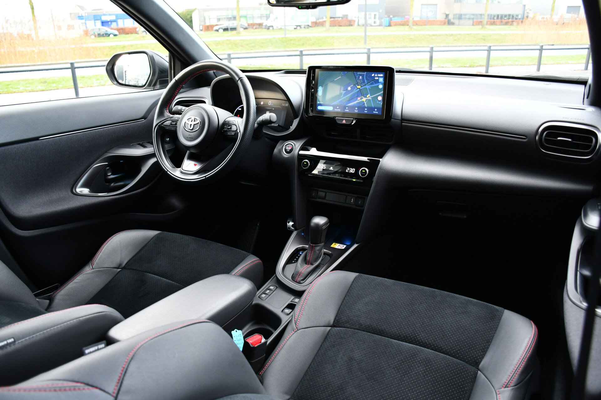 Toyota Yaris Cross 1.5 Hybrid GR Sport Limited Automaat 116pk - Afbeelding 4